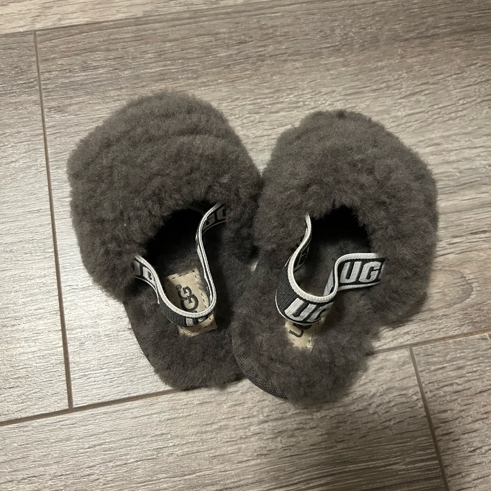 Toddler Uggs “Fluff Yeah Slides”